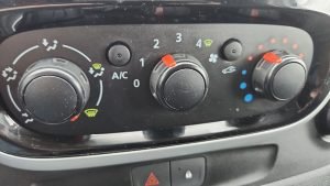 RENAULT TRAFIC ALL INSIDE VAN 2020 (29)
