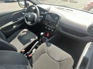 Renault Clio 2019 blanc (13)