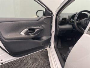 Toyota Yaris 2020 (8)