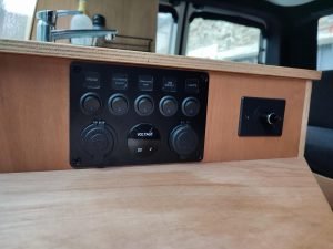 VOLKSWAGEN Transporter T6 L2H1 Combi (26)